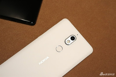 Nokia 7 white