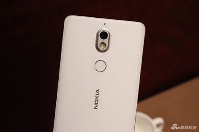 Nokia 7 back glossy design