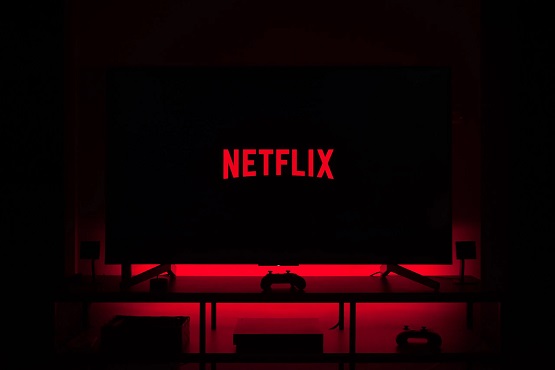 Netflix play something add a home