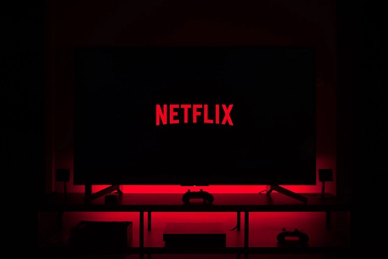 Netflix play something